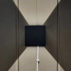 Vegglampe Design Cube Black -Hygge Hjem Butikk 540930 02